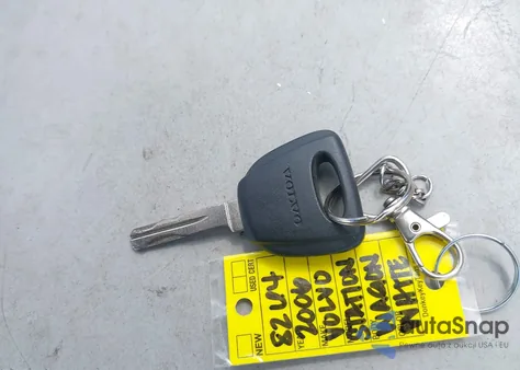 2006 Volvo V70 2.5T из США, поврежденный, VIN YV1SW592262585194